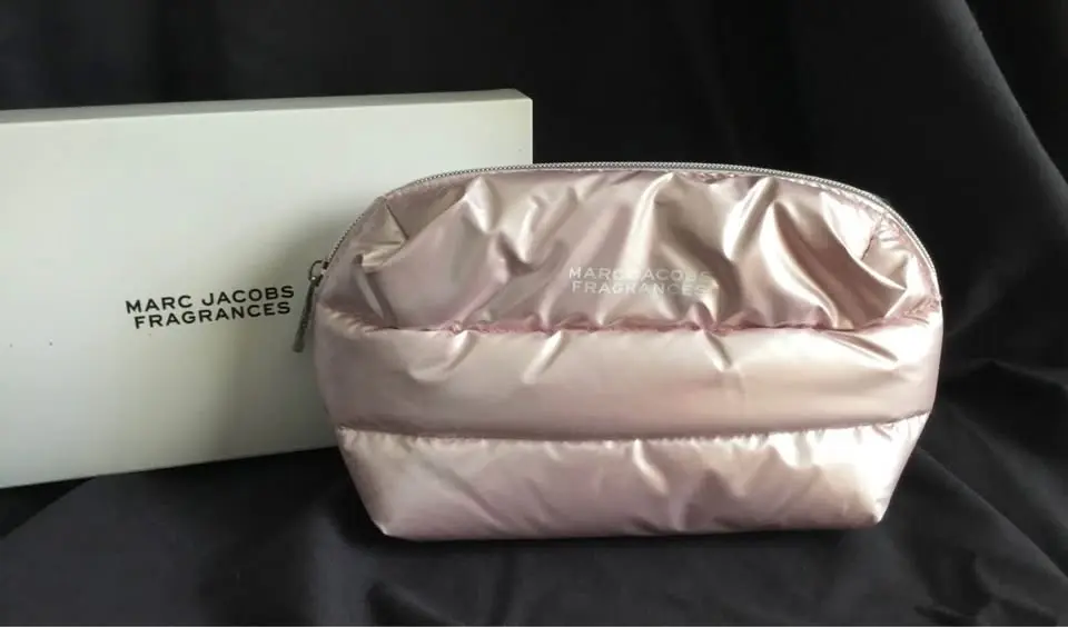 MARC JACOBS POUCH 