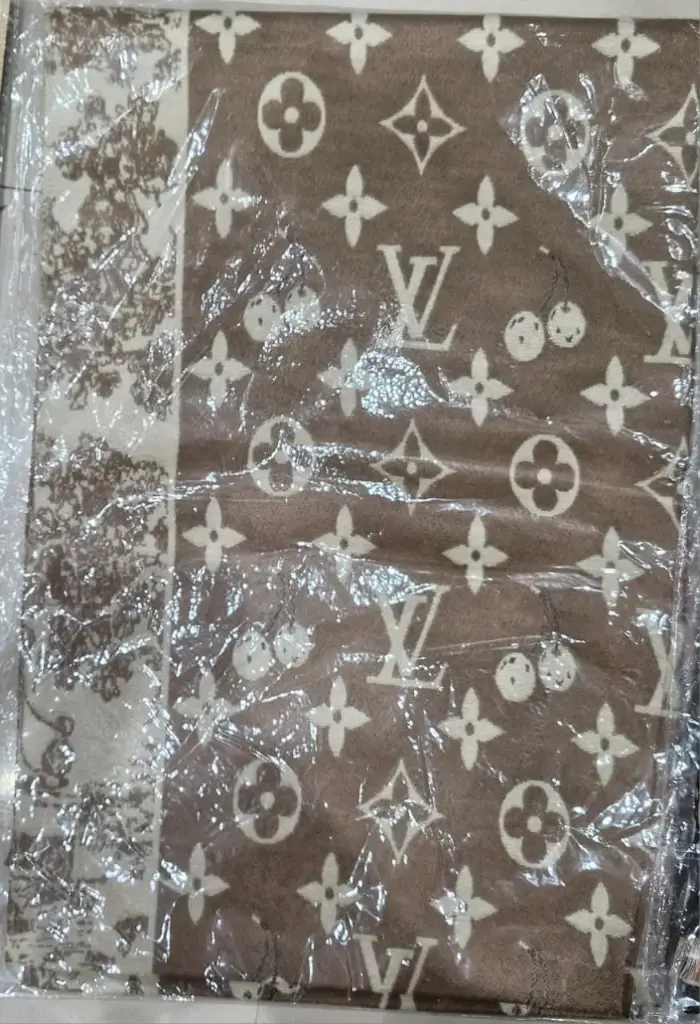 LOUIS VUITTON SHAWL