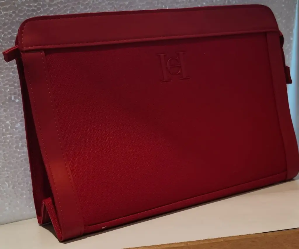 CAROLINA HARRERA POUCH